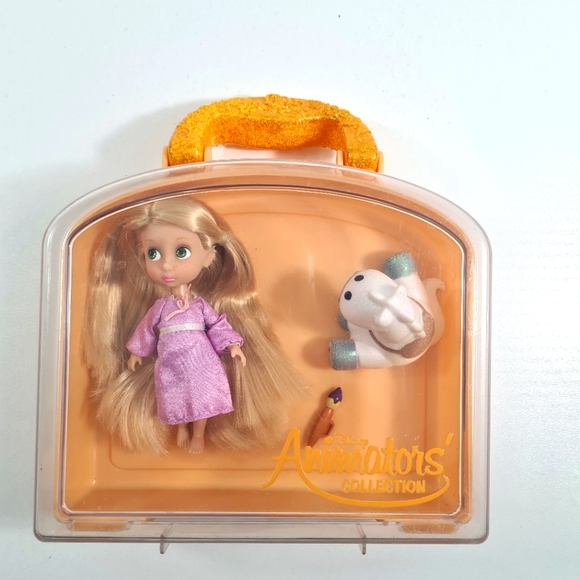 Disney Store Animators Baby Rapunzel Doll / Crib Set Playset Mobile